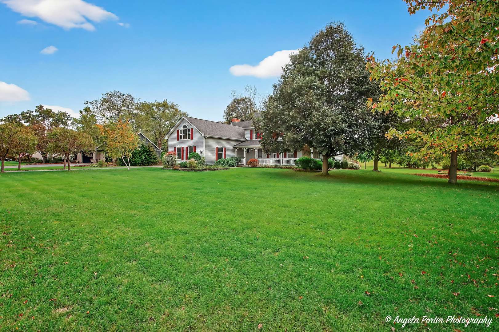 2215 Crystal CIR, Crystal Lake, IL 60012