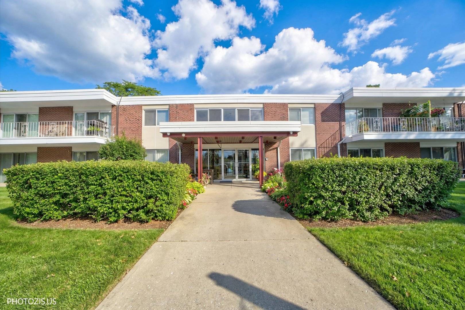100 Deborah LN #16A, Wheeling, IL 60090