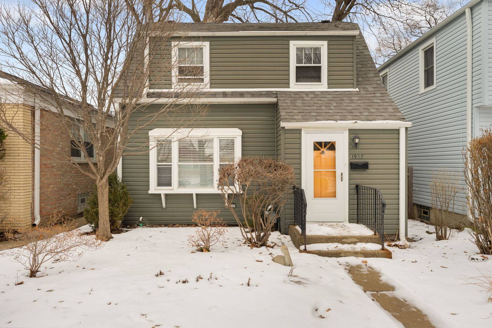 1927 Warren ST, Evanston, IL 60202