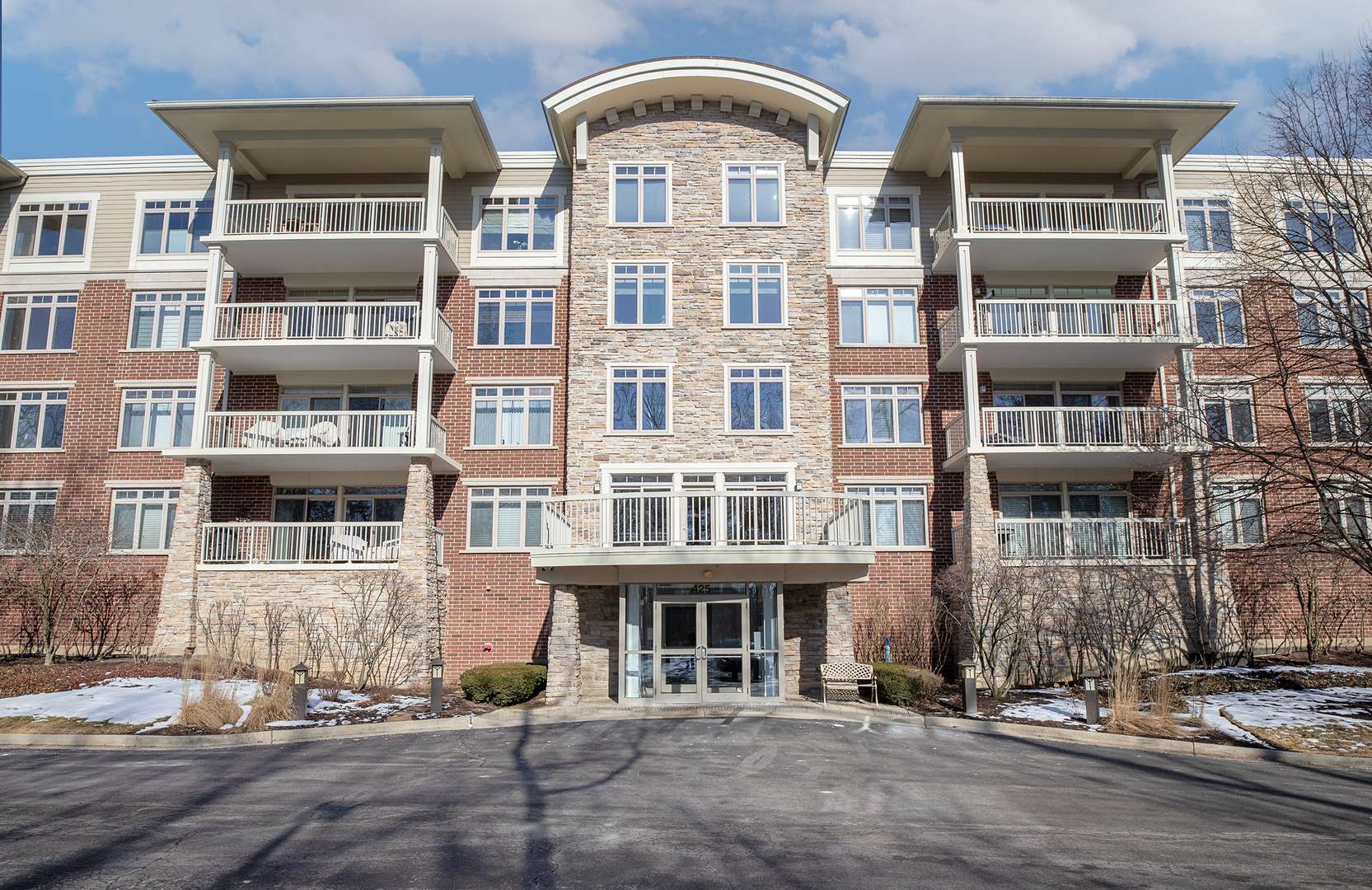 425 Benjamin DR #403, Vernon Hills, IL 60061