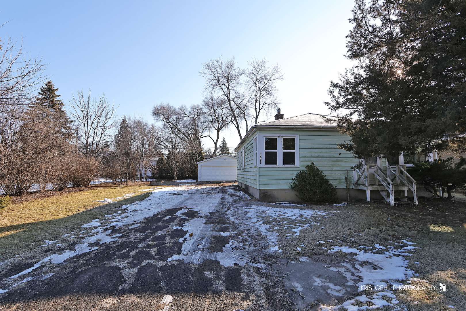 1525 Idlewild DR, Round Lake Beach, IL 60073