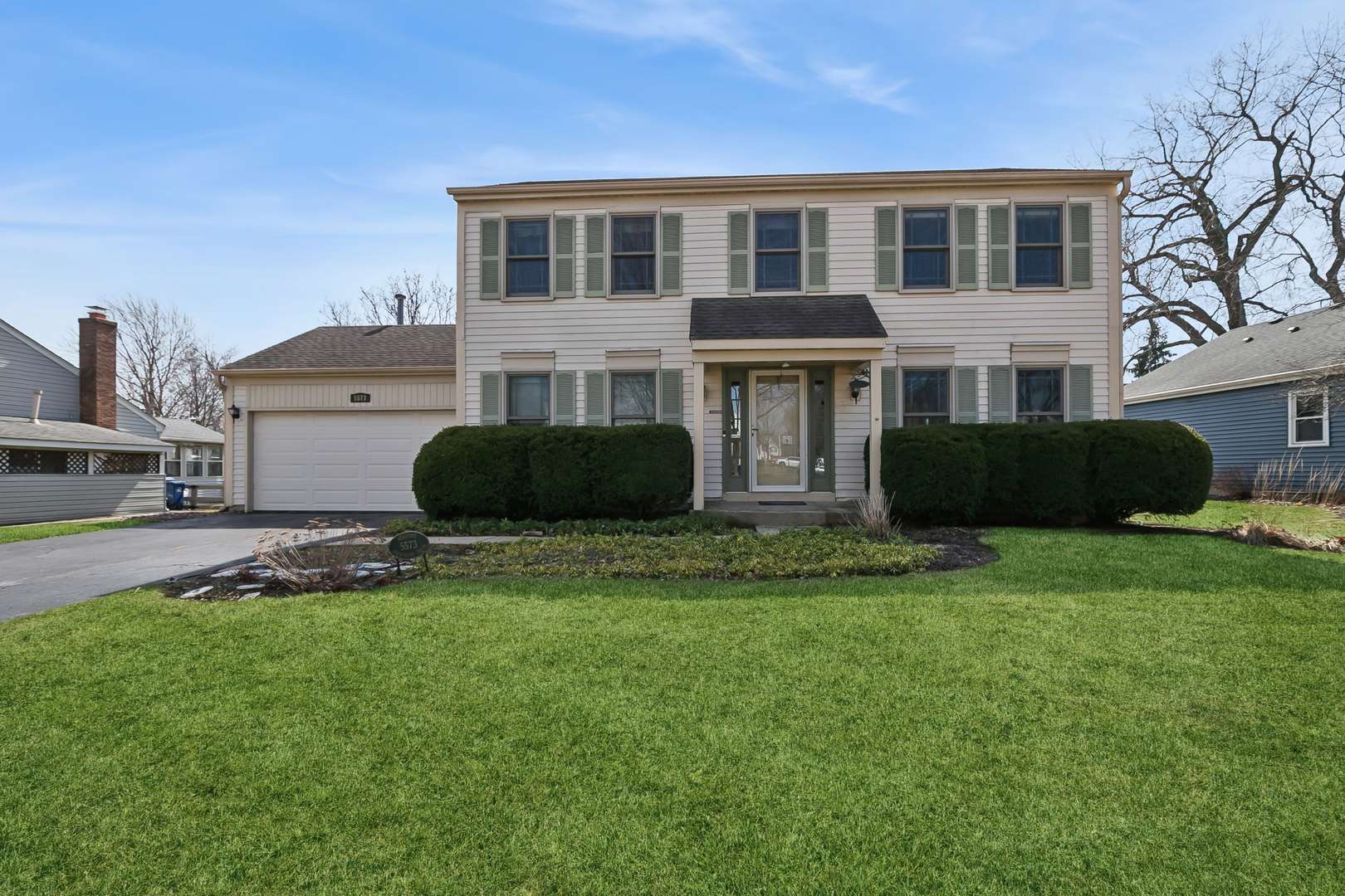 5573 Barnwood DR, Gurnee, IL 60031
