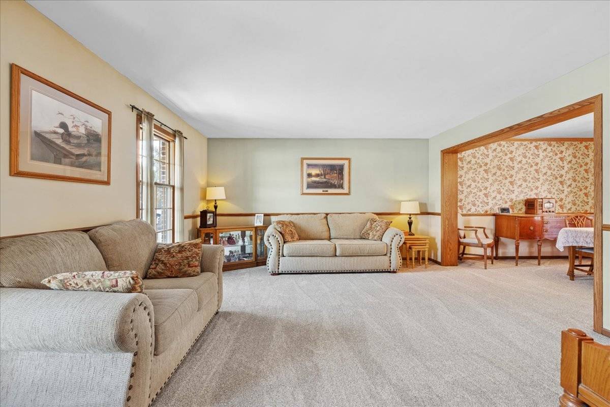 1805 Brixham LN, Johnsburg, IL 60051
