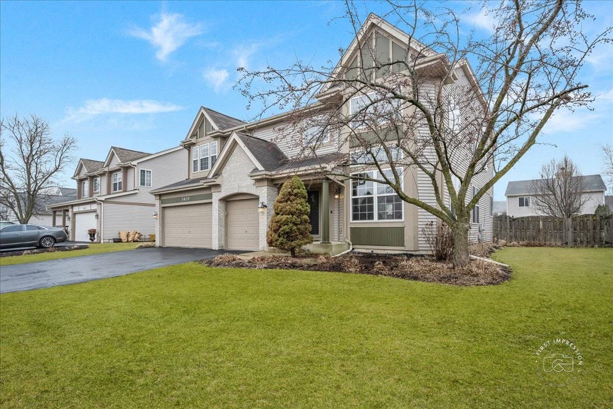 1635 Rosehall LN, Elgin, IL 60123