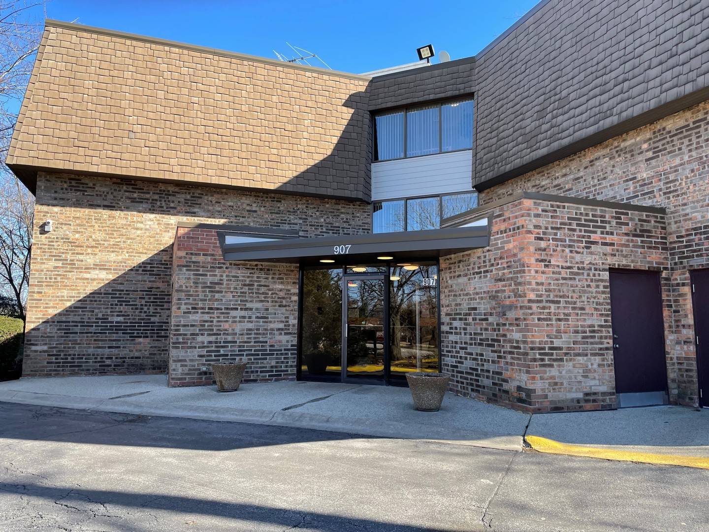 907 S WILLIAMS ST #107, Westmont, IL 60559