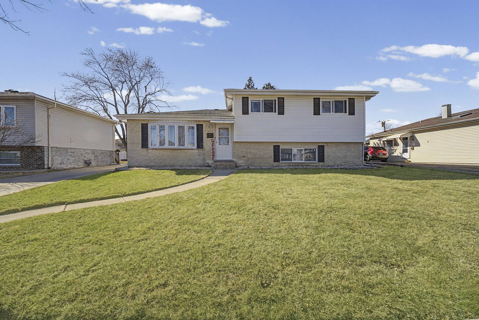 102 S Adeline AVE, Addison, IL 60101