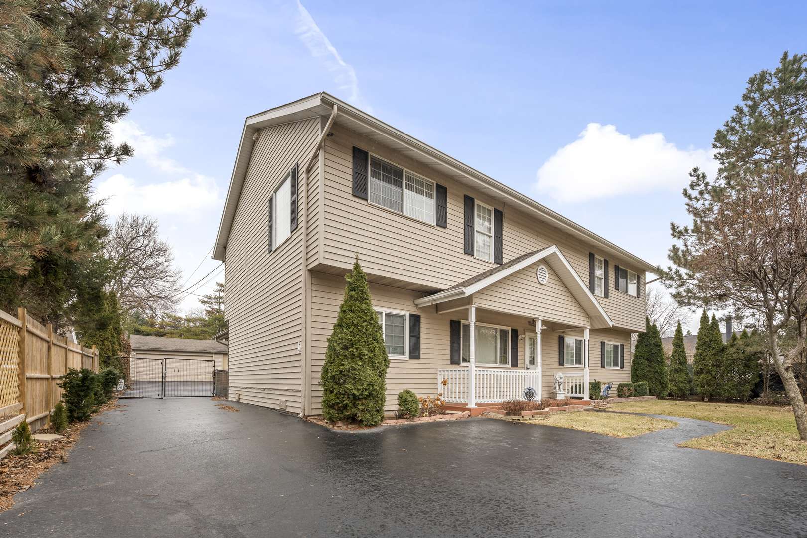 2819 Sun Valley DR, Cary, IL 60013
