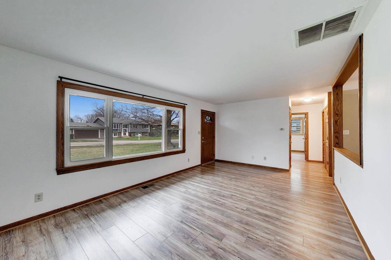 2917 VIRGINIA AVE, Mchenry, IL 60050