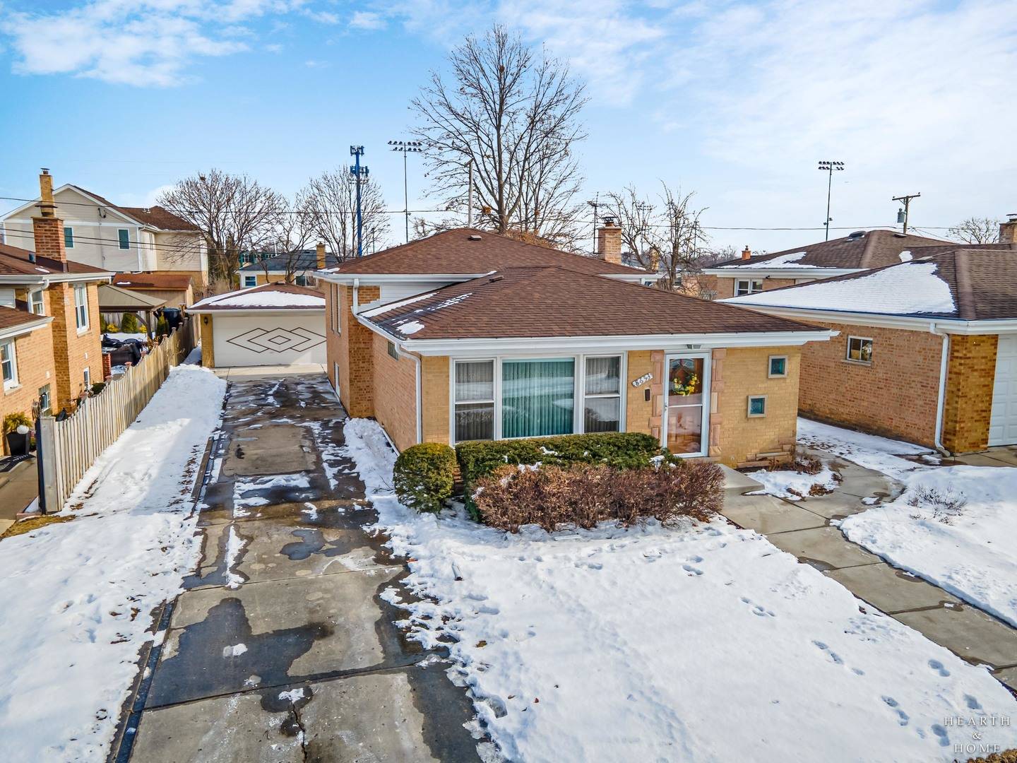 8653 N Ozanam AVE, Niles, IL 60714