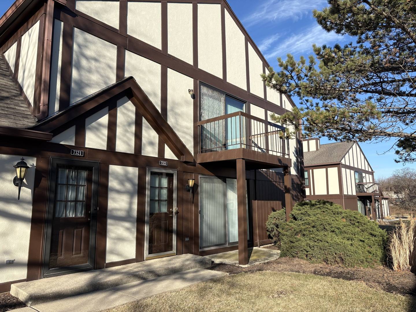 7321 Baybury RD, Downers Grove, IL 60516