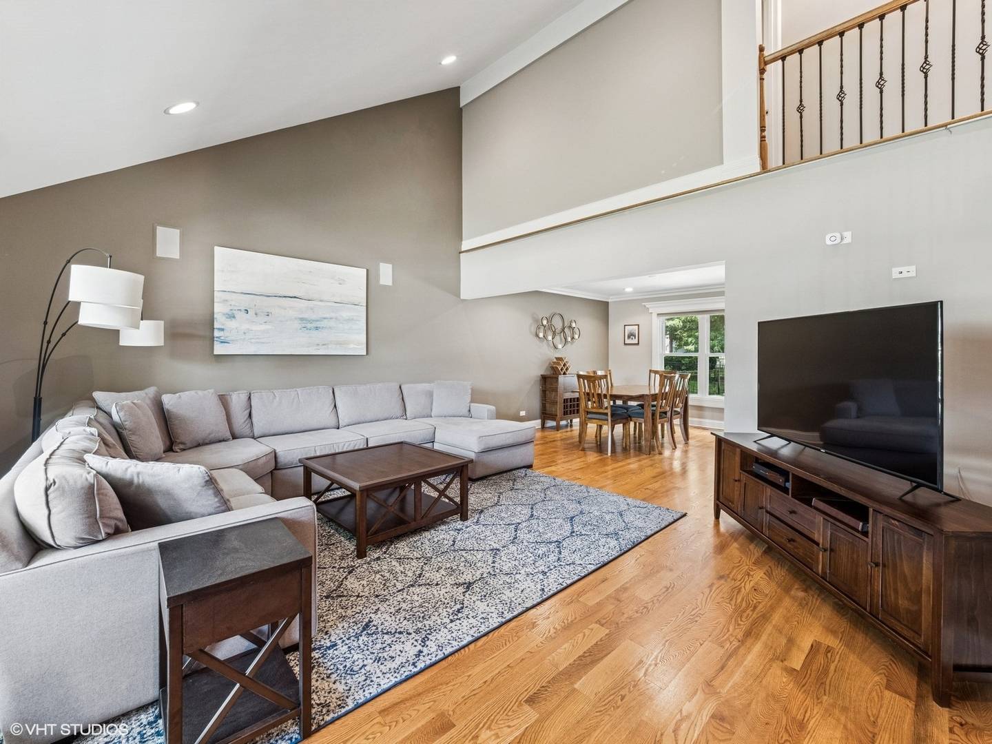 651 Garth RD, Wheeling, IL 60090