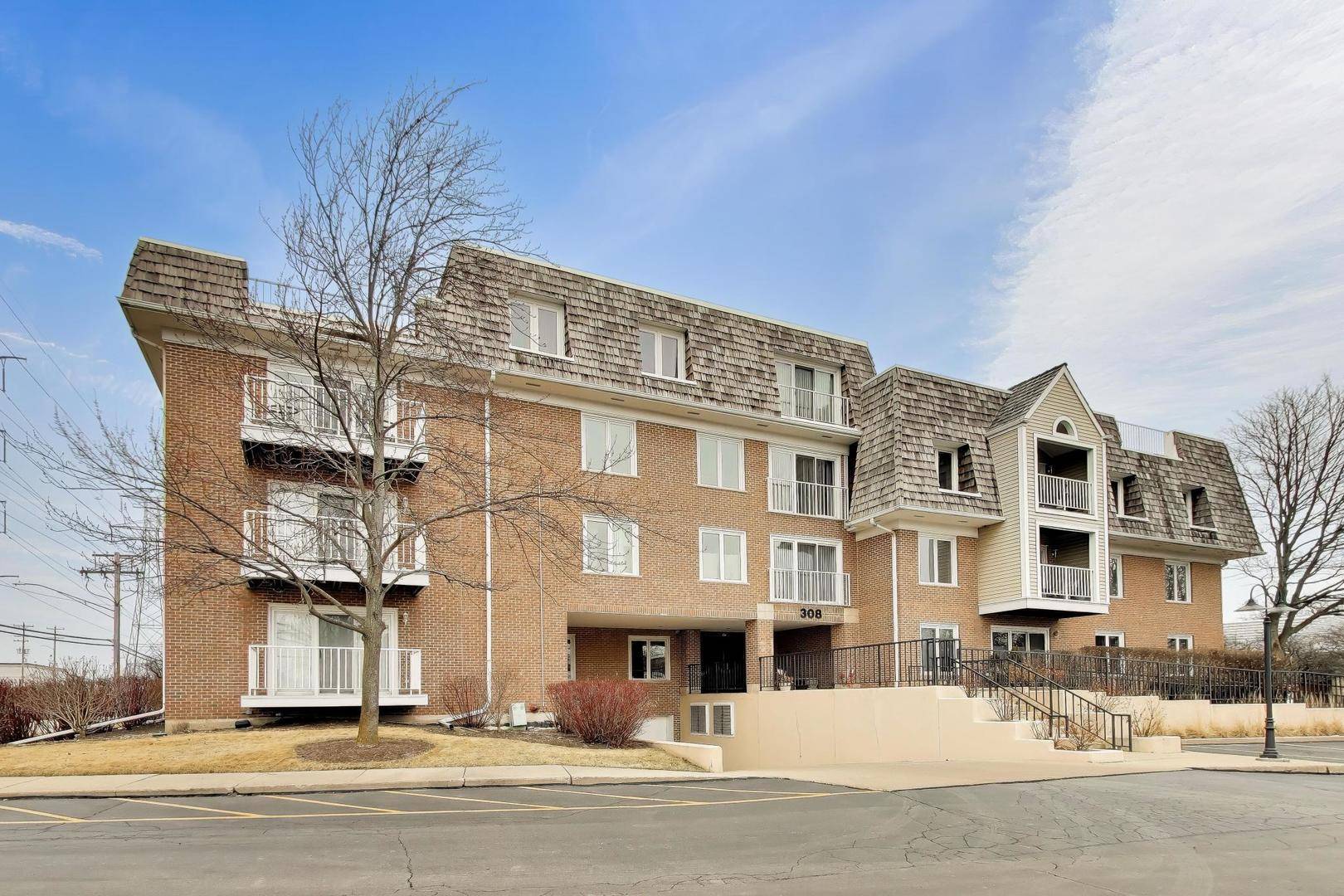 308 Happ RD #201, Northfield, IL 60093