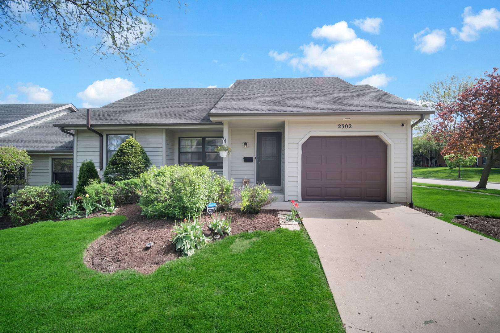 2302 Robin LN #0, Elgin, IL 60123