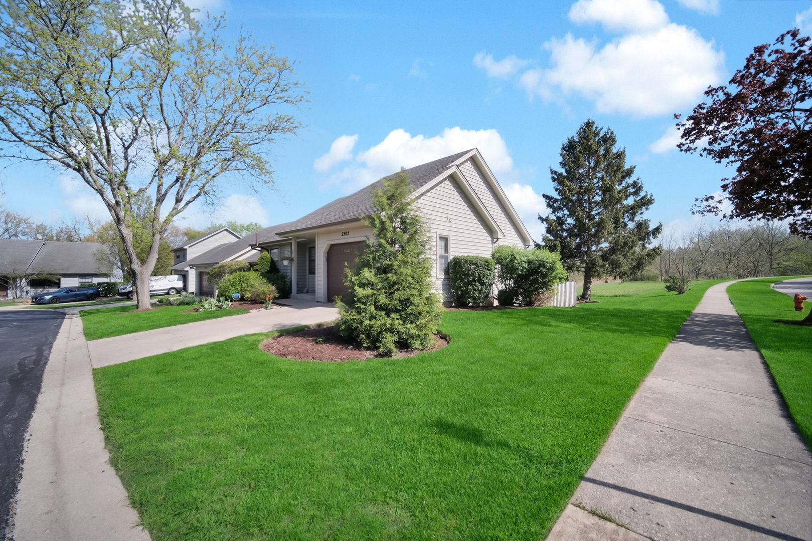 2302 Robin LN #0, Elgin, IL 60123