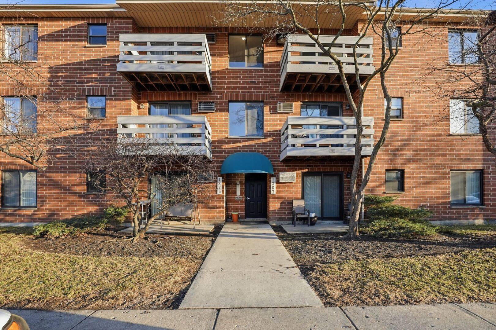 1367 N Winslowe DR #204, Palatine, IL 60074
