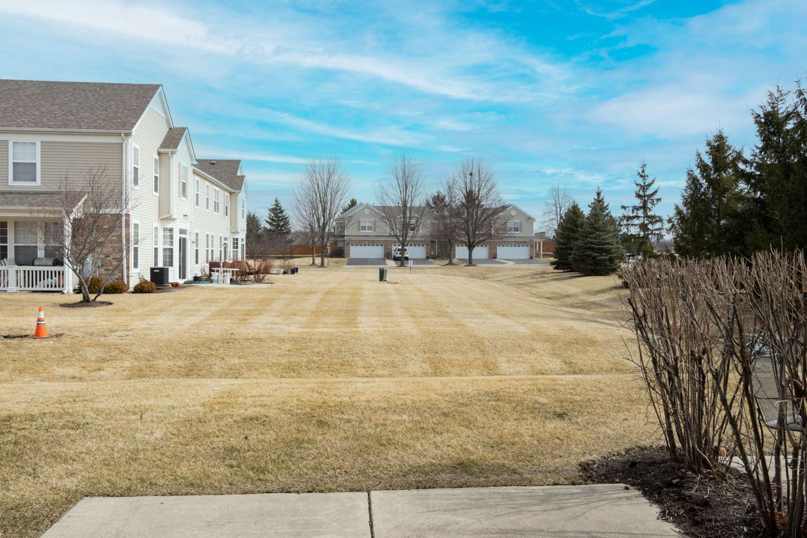 2722 Evergreen CIR, Mchenry, IL 60050