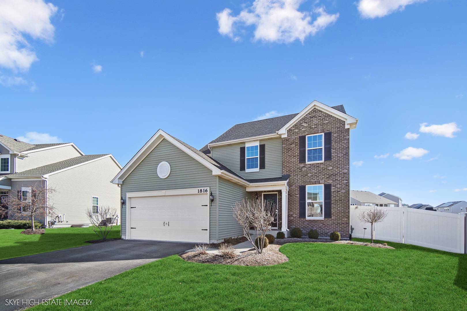 1816 Wellington DR, Joliet, IL 60431