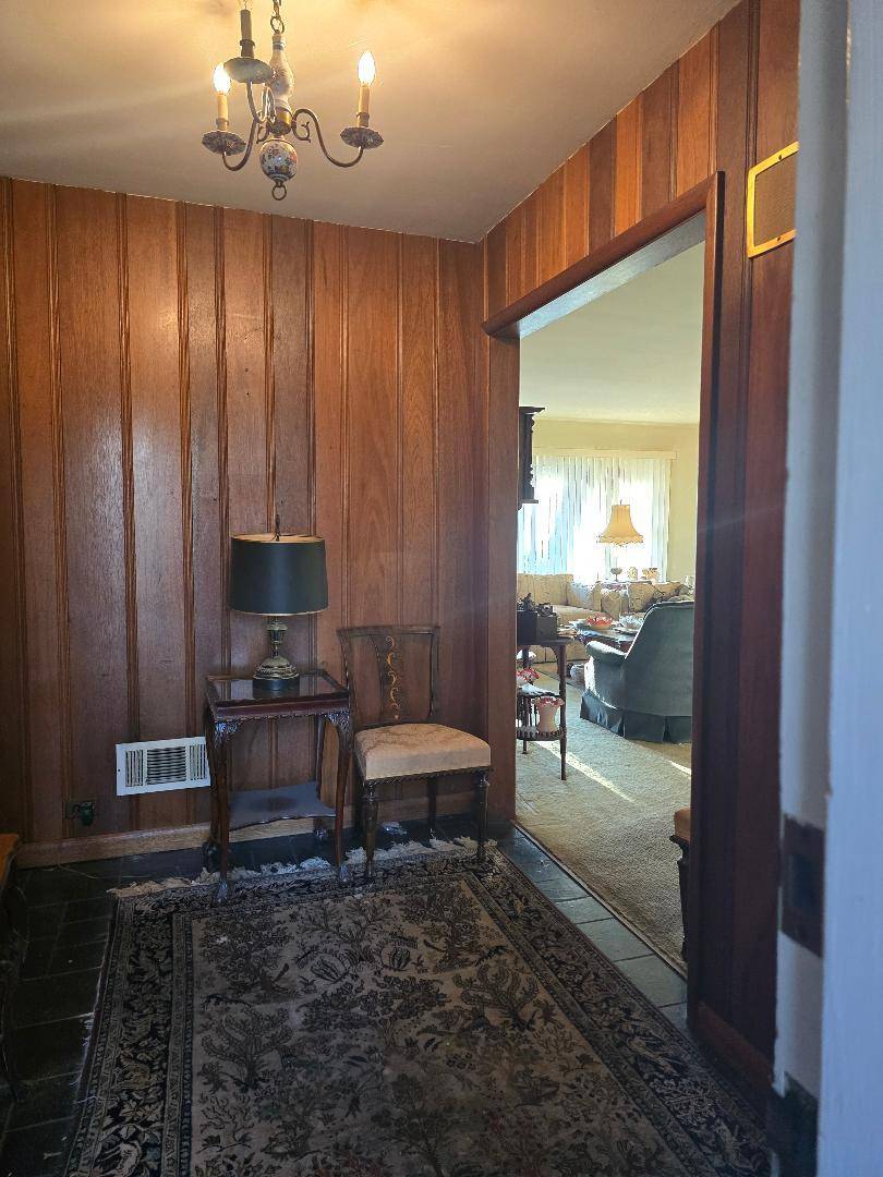 9424 Normandy AVE, Morton Grove, IL 60053
