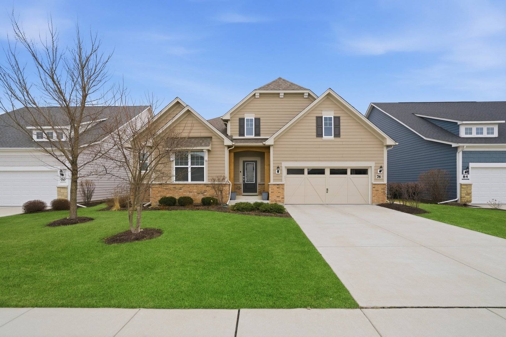 76 Somerset CIR, Wheaton, IL 60189