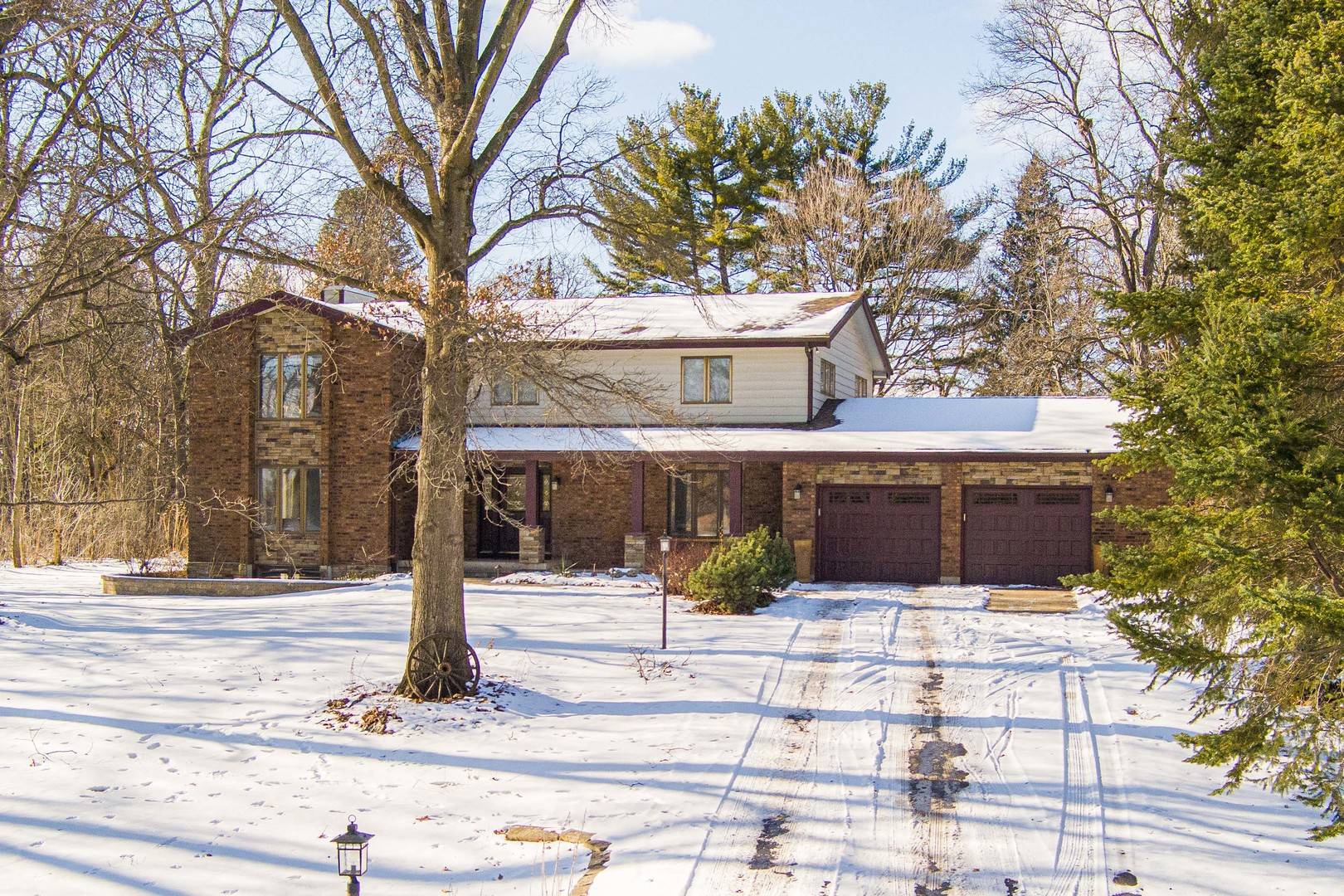 11N080 Juliet DR, Elgin, IL 60124