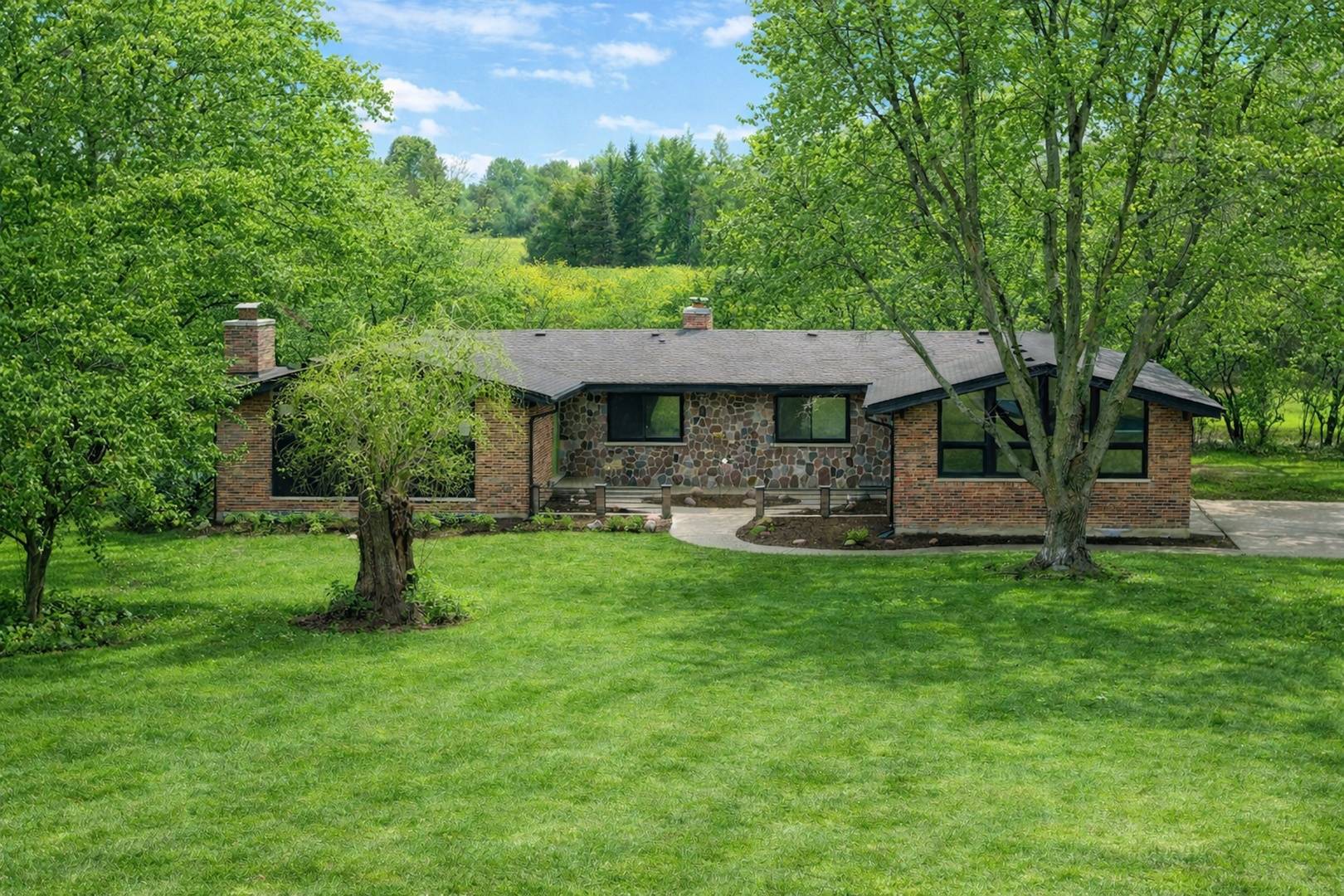 2580 Crestwood LN, Riverwoods, IL 60015