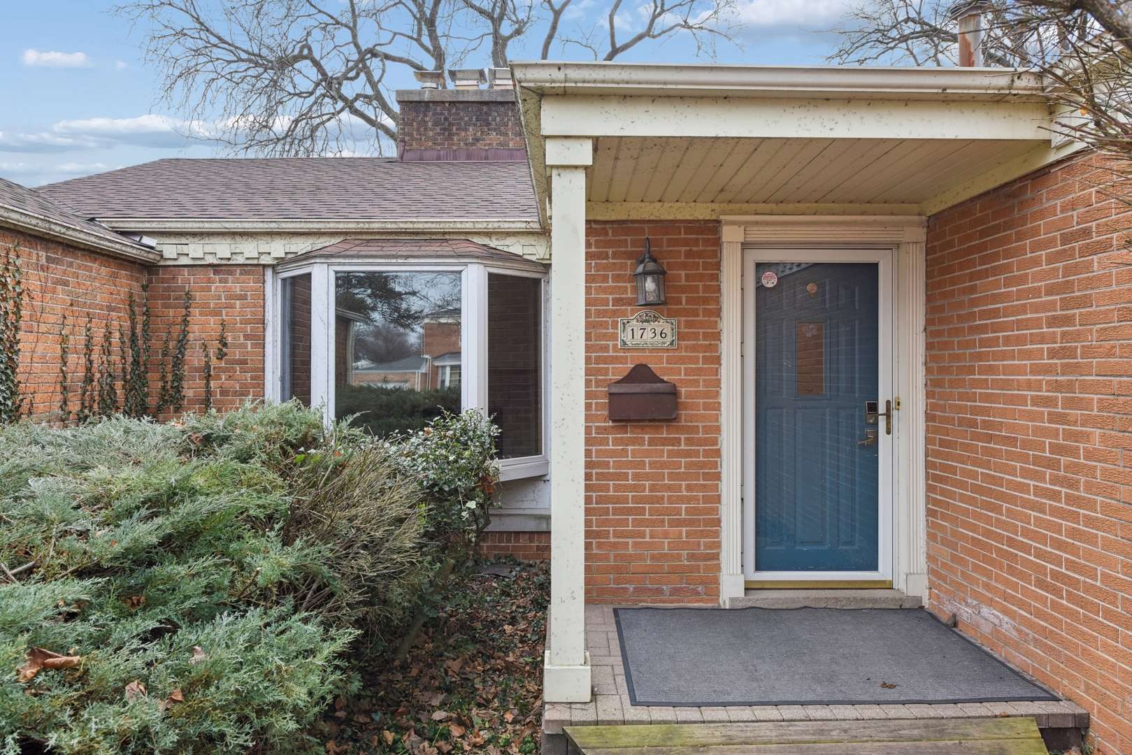 1736 Keeney ST, Evanston, IL 60202