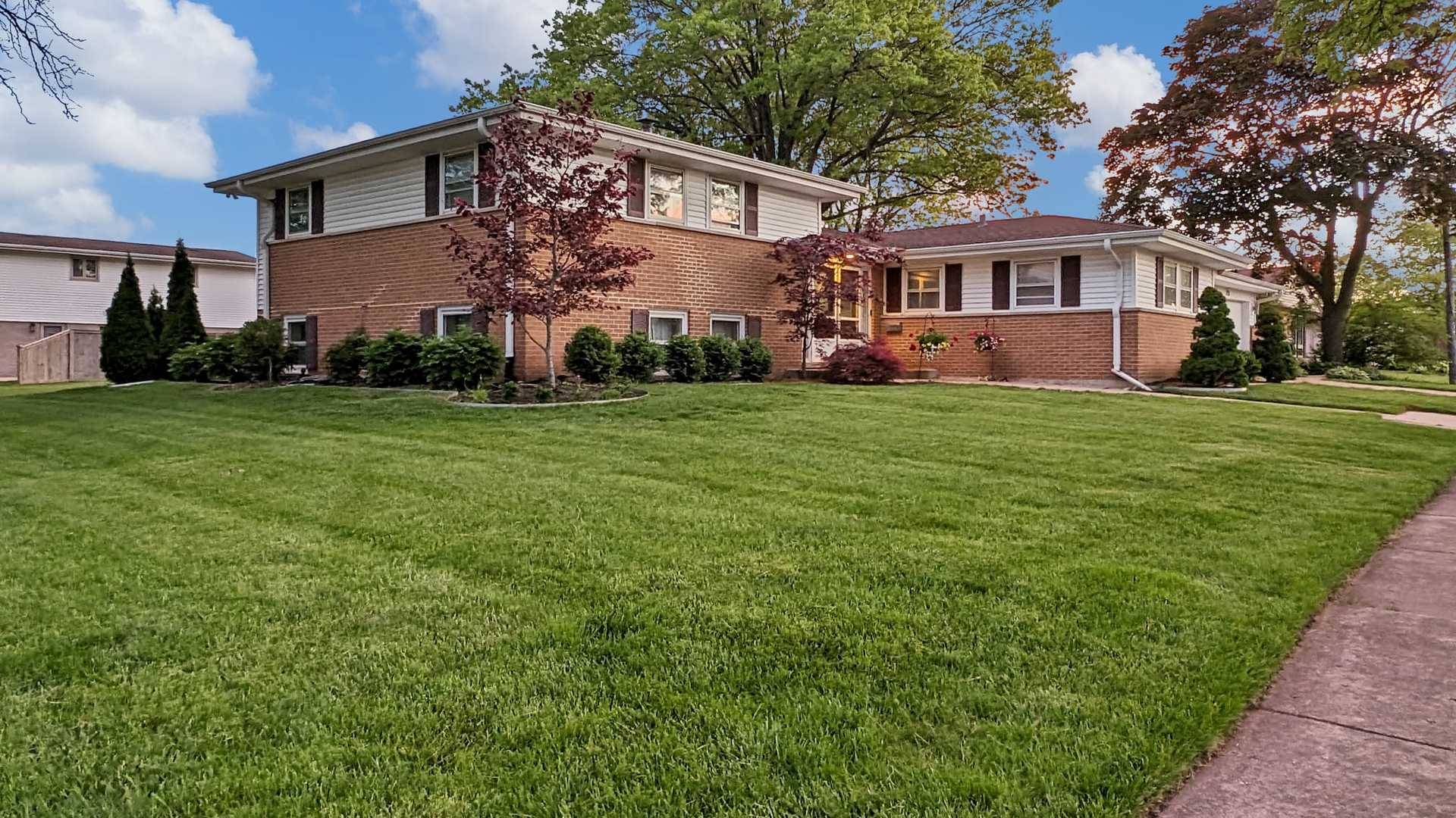 7731 Maple ST, Morton Grove, IL 60053
