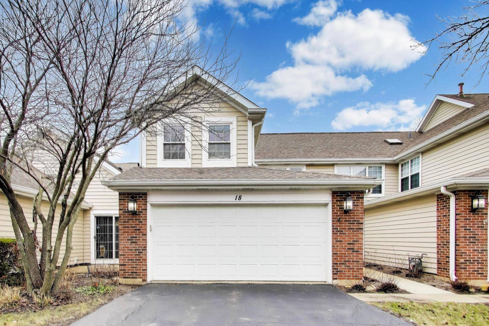 18 Whitman DR, Schaumburg, IL 60173