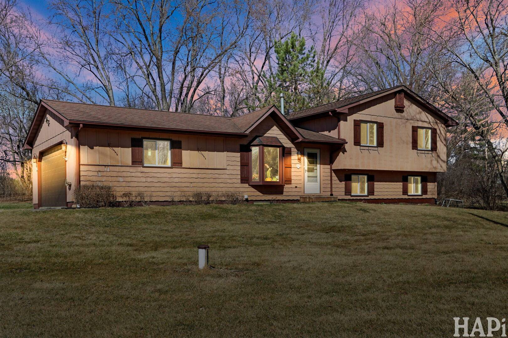 27236 W Northwest HWY, Barrington, IL 60010