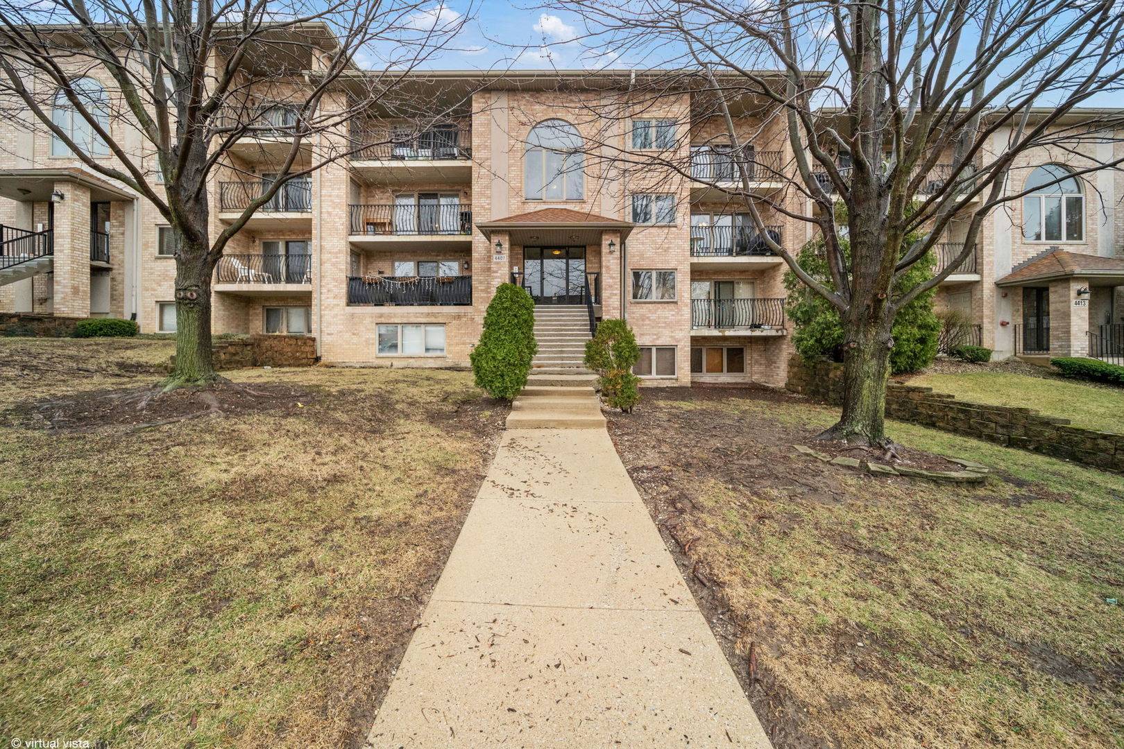 4407 Pershing AVE #2S, Downers Grove, IL 60515