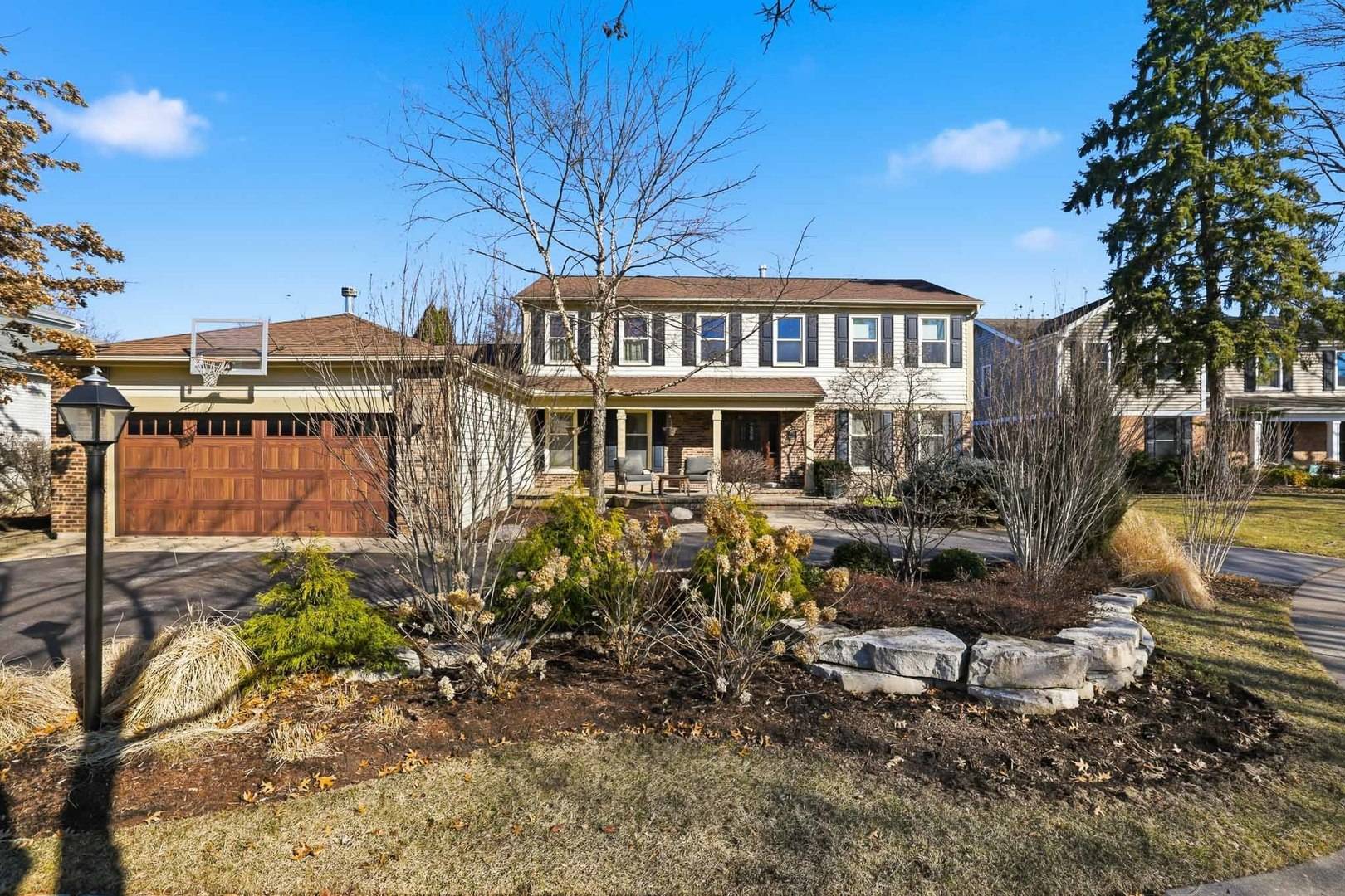 2745 Quail LN, Northbrook, IL 60062