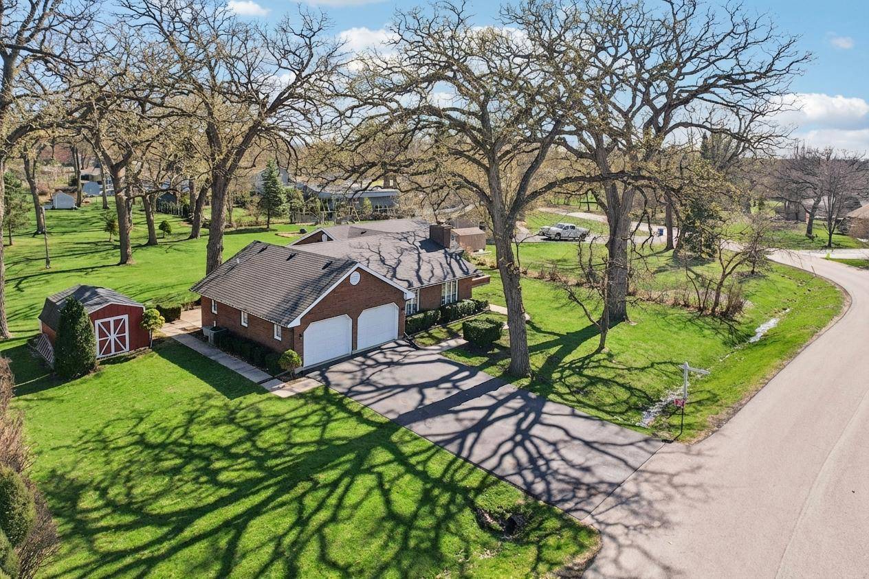 9N827 Beckman TRL, Elgin, IL 60124