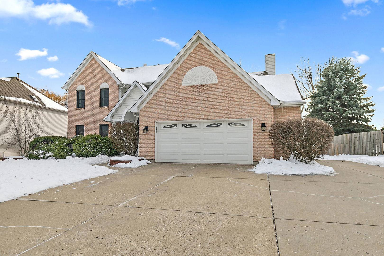 2051 Carlisle ST, Algonquin, IL 60102