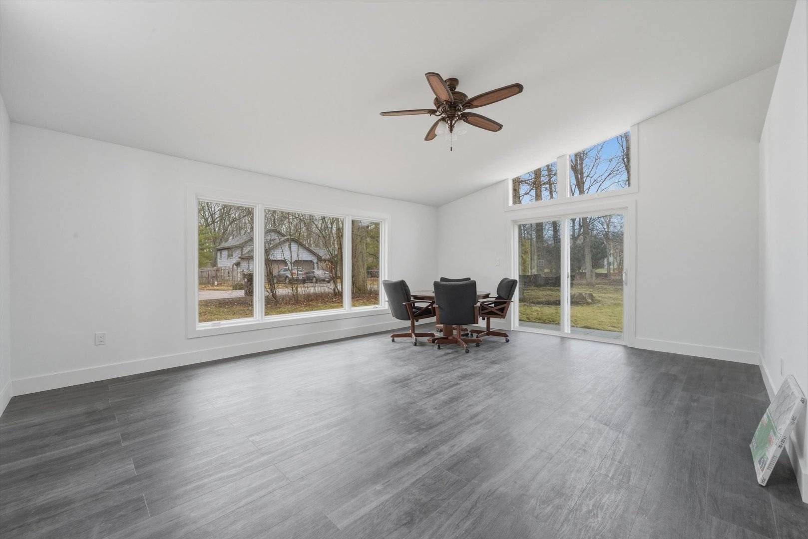 528 Charlotte AVE, Crystal Lake, IL 60014
