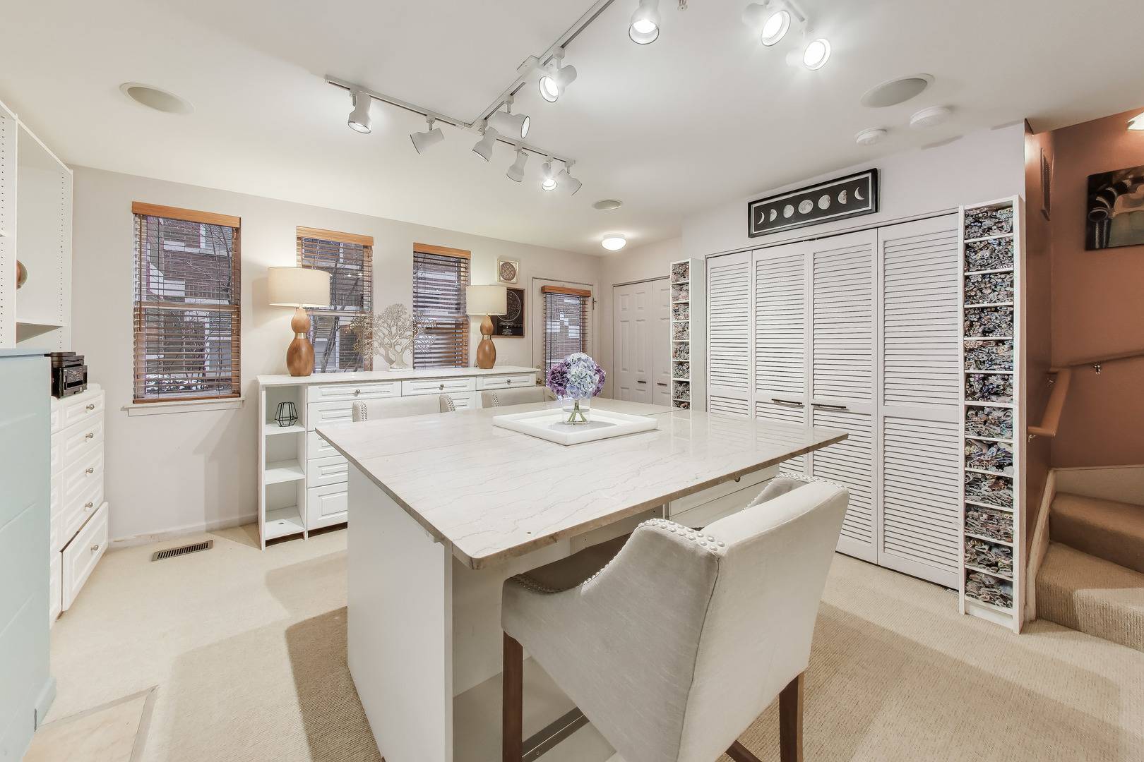 523 Chicago AVE #D, Evanston, IL 60202