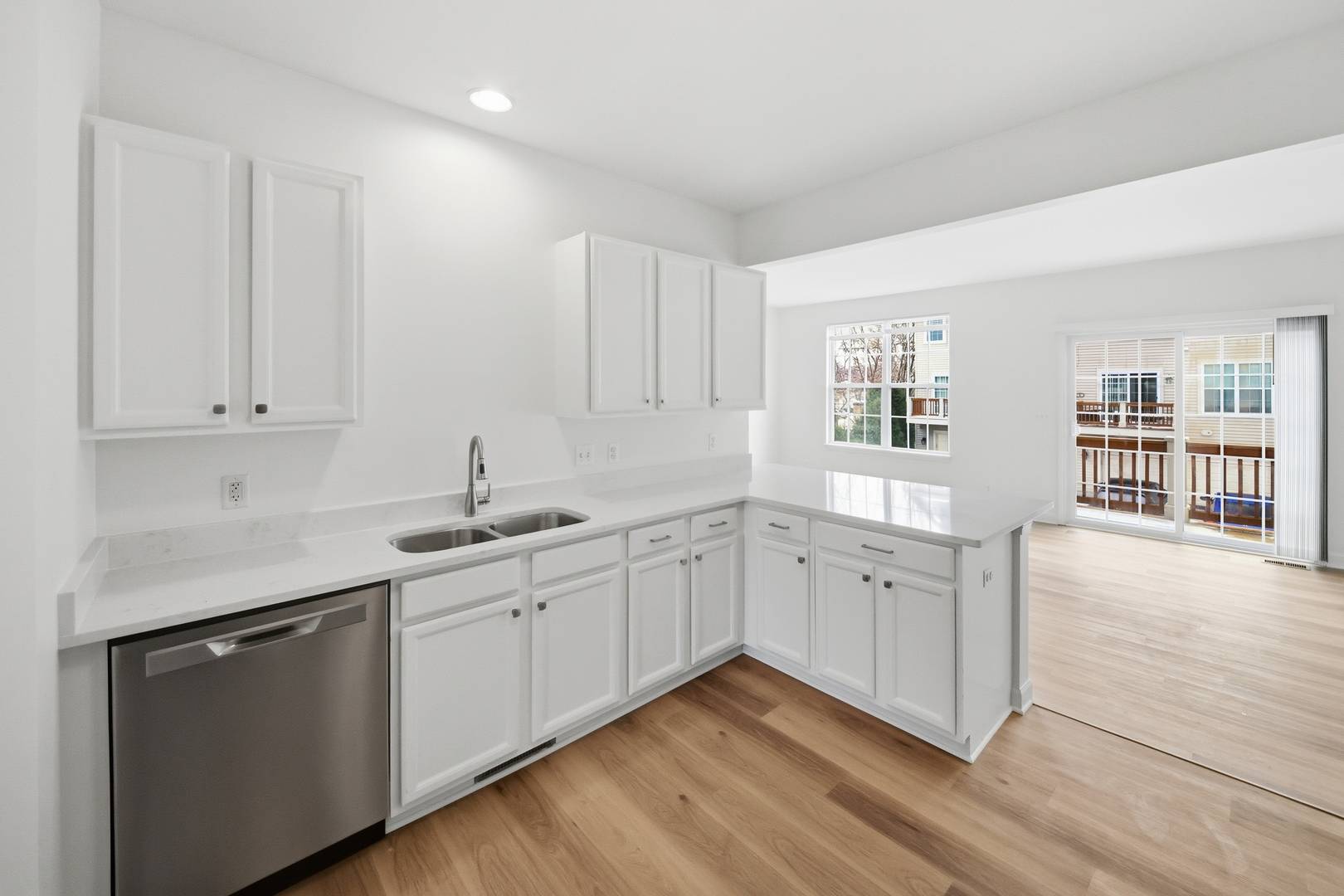 71 Melrose CT, South Elgin, IL 60177
