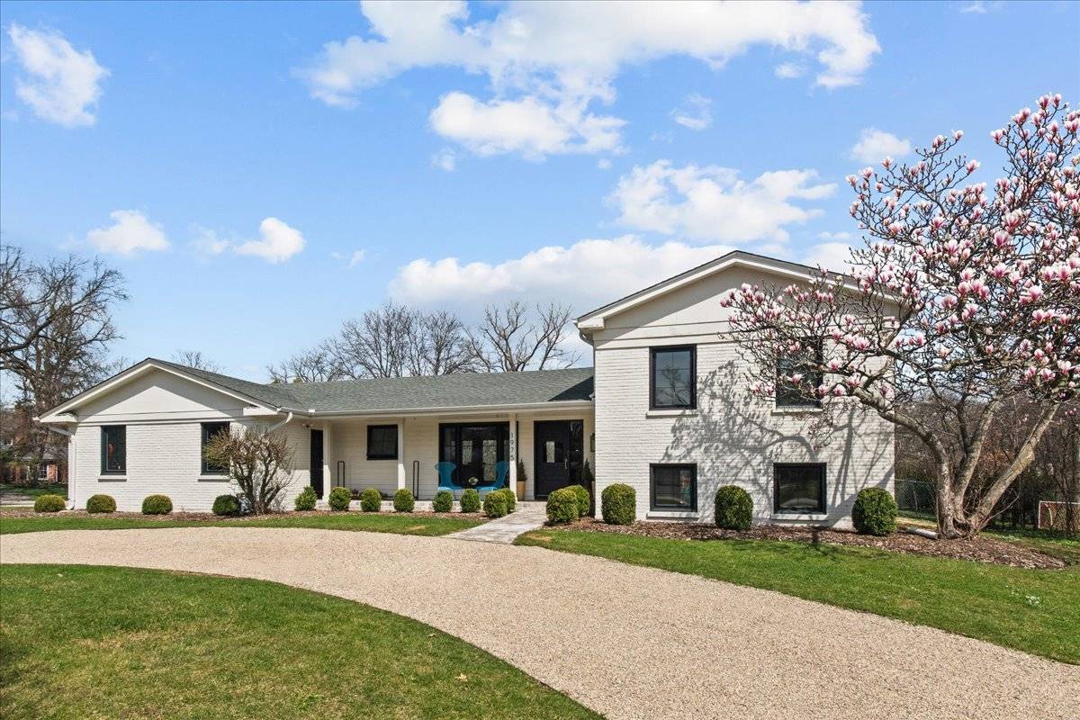 1975 Valley View RD, Northfield, IL 60093
