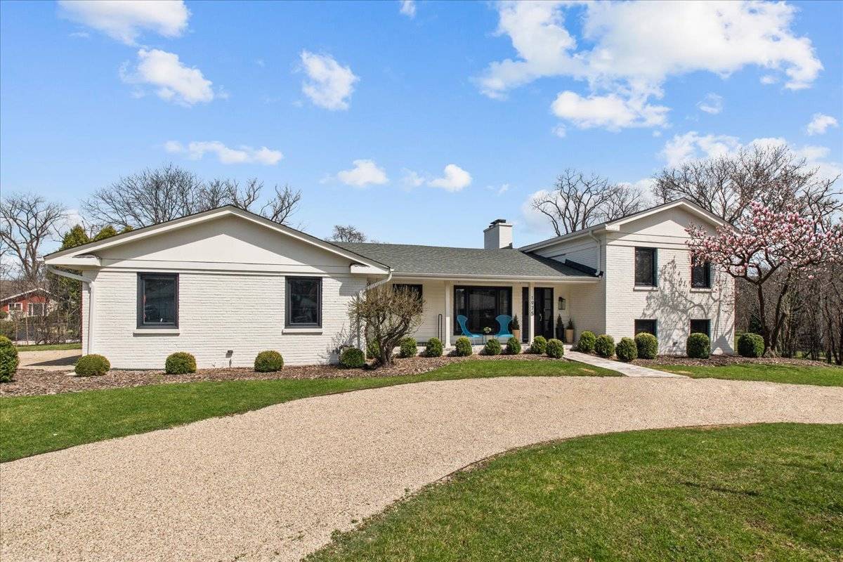 1975 Valley View RD, Northfield, IL 60093