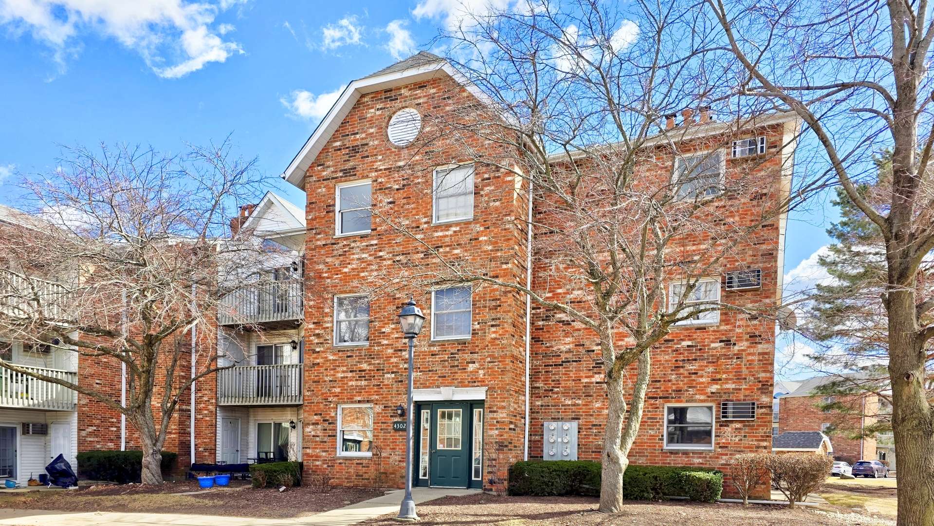 4302 W Shamrock LN #2D, Mchenry, IL 60050