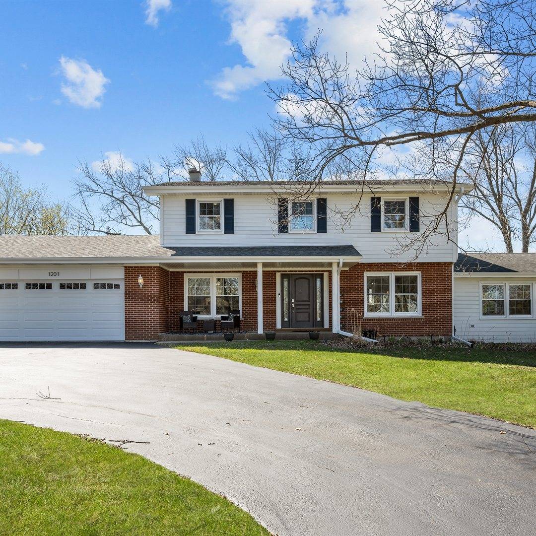 1201 Country Club RD, Lake Zurich, IL 60047