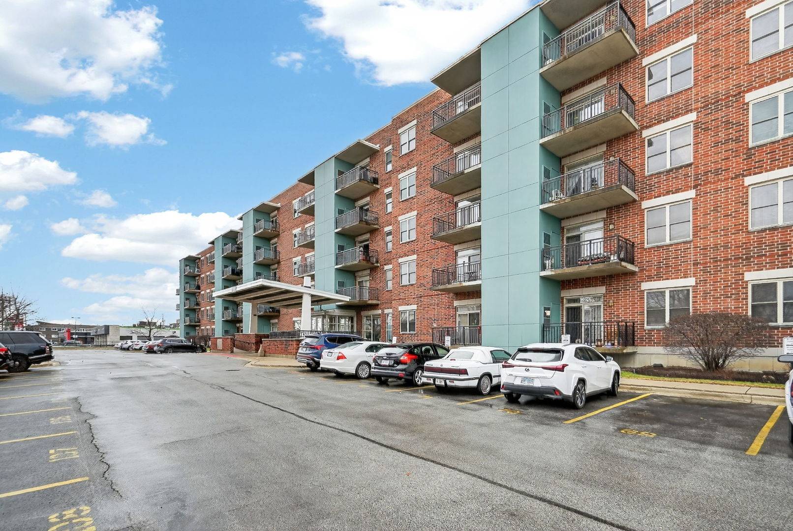 9355 Irving Park RD #122, Schiller Park, IL 60176