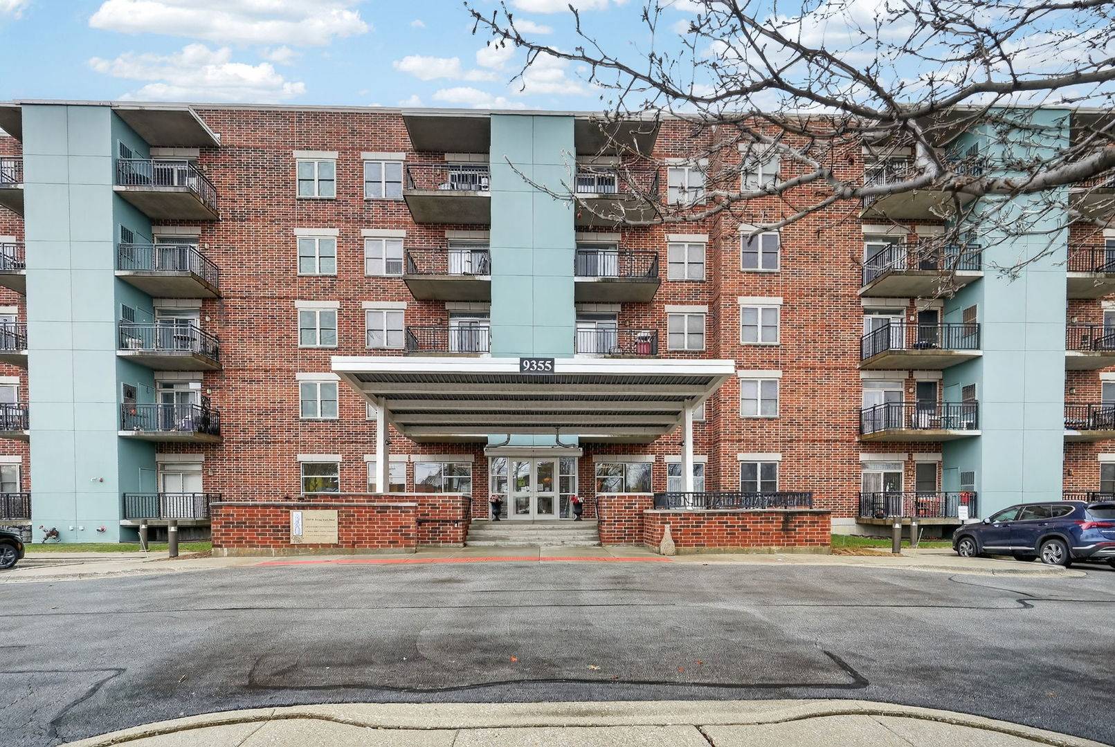 9355 Irving Park RD #122, Schiller Park, IL 60176