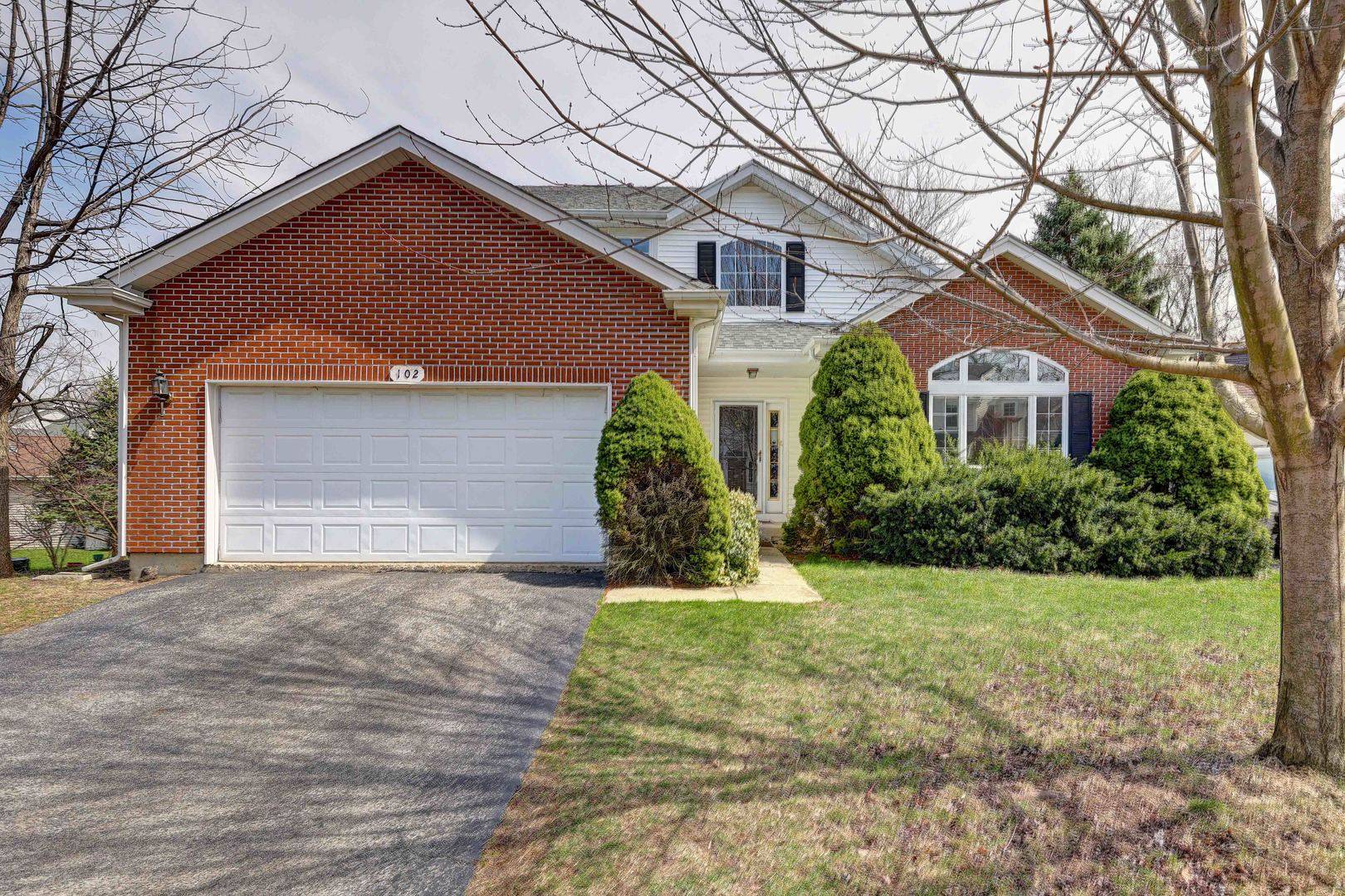 102 N Crooked Lake LN, Lindenhurst, IL 60046