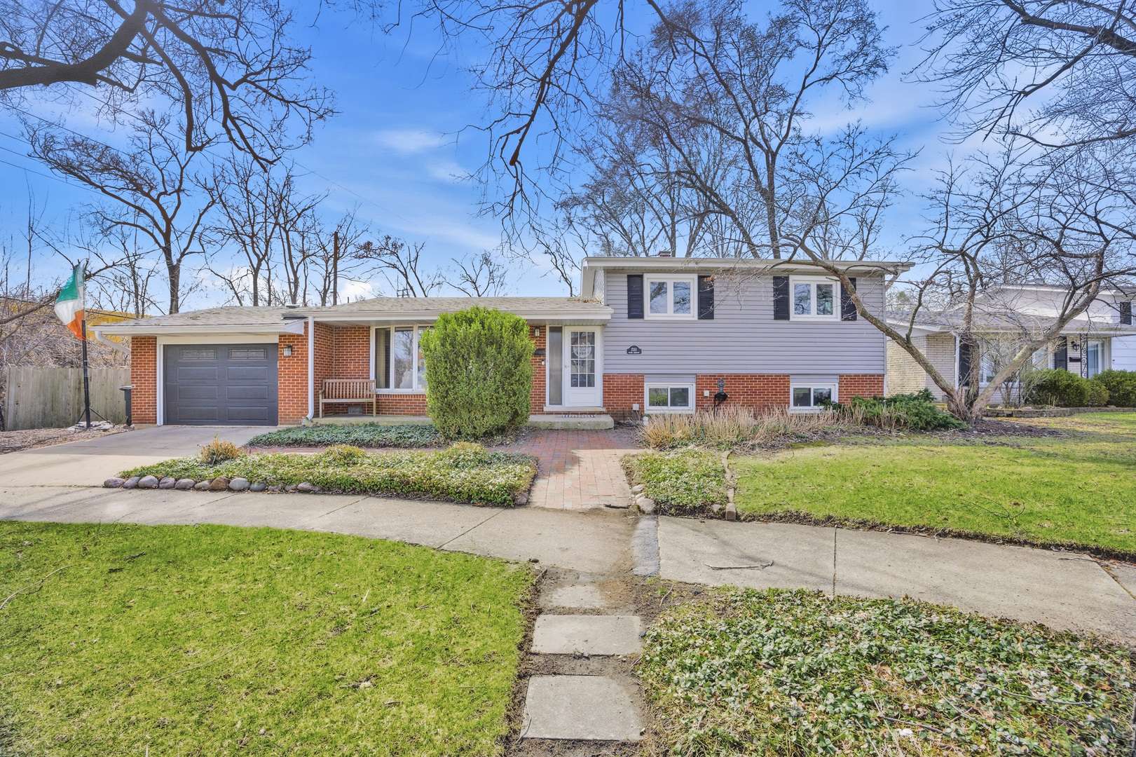 2311 Clyde TER, Homewood, IL 60430