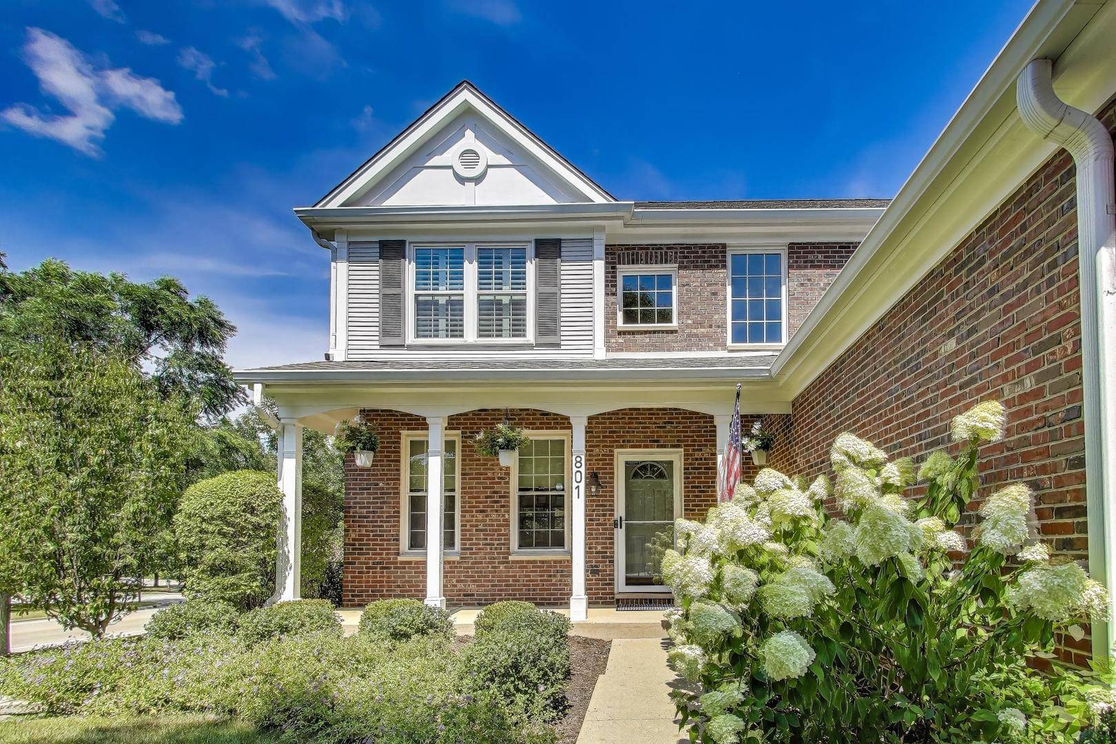 801 Dunhill CT, Gurnee, IL 60031