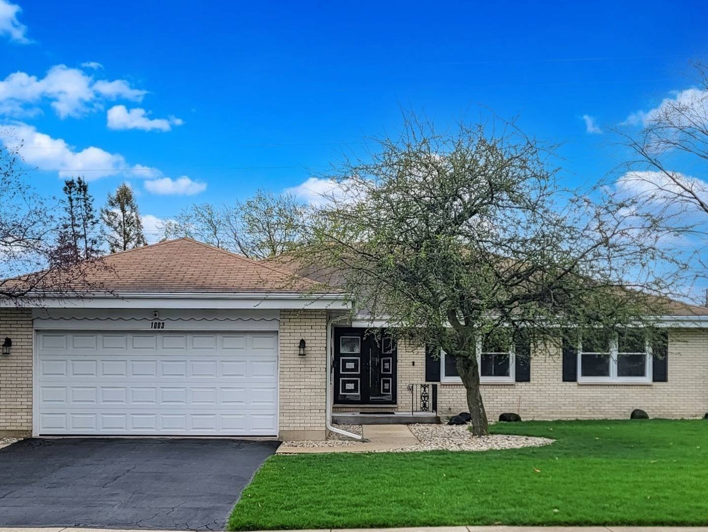 1003 W Hintz RD, Arlington Heights, IL 60004