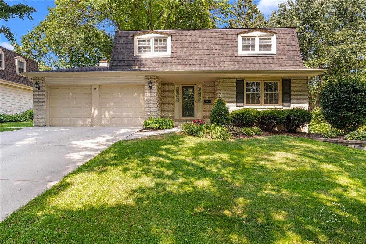 77 Bluebird LN, Naperville, IL 60565