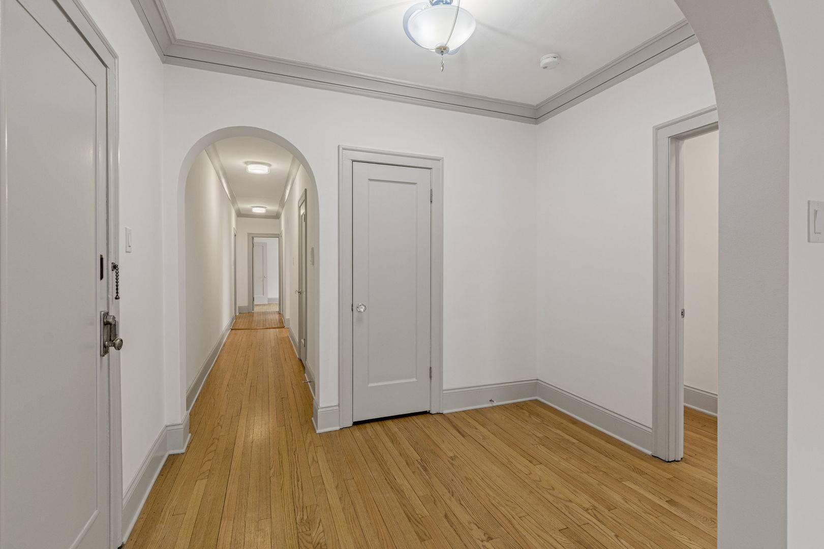 650 Hinman AVE #2B, Evanston, IL 60202