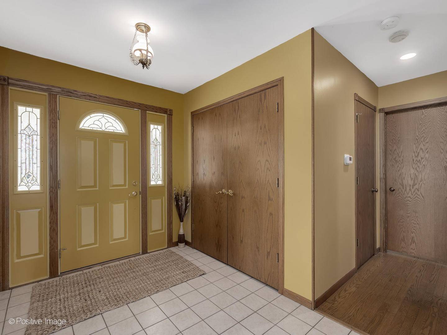 7102 Beechnut LN, Darien, IL 60561