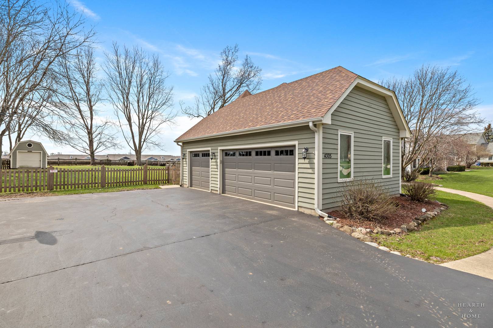 4305 Fairfax DR, Crystal Lake, IL 60014